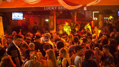 New study explains why bars are perfect for spreading coronavirus