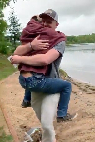 MUST-SEE: Heartwarming vid charms internet