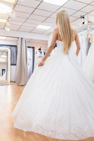 Bride gets SLAMMED over money complaint