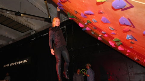 Emily Harrington becomes first woman to free-climb El Capitan route in 1 day
