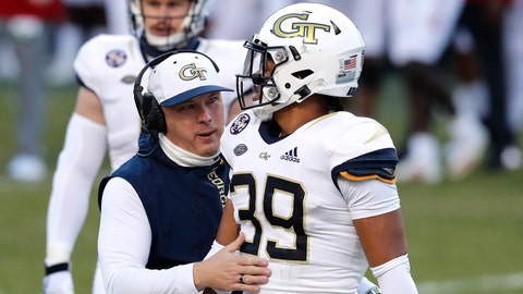Georgia Tech, Pittsburgh football coaches appear to have tense handshake at midfield after game