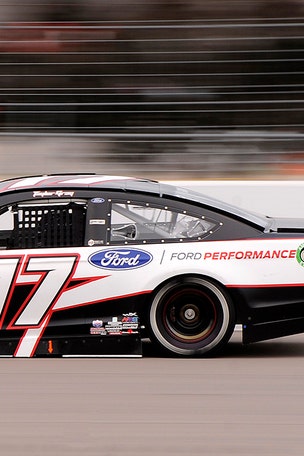 NASCAR driver used PHONE in car