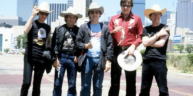 British pop group Animals (John Steele, Hilton Valentine, Eric Burdon, Chas Chandler, Alan Price) reunited on September 1, 1983 in Dallas, USA for a 74-day world tour.