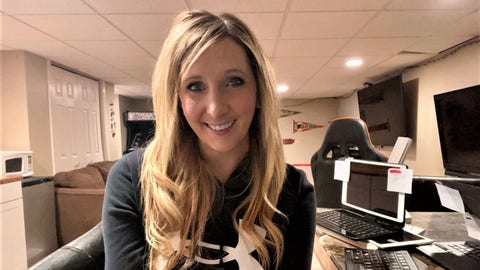 Pennsylvania TSA officer praised for making COVID-19 vaccine appointments for local seniors