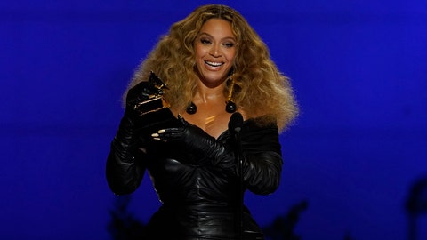 Beyoncé shares rare snaps of her and her children during family beach outing