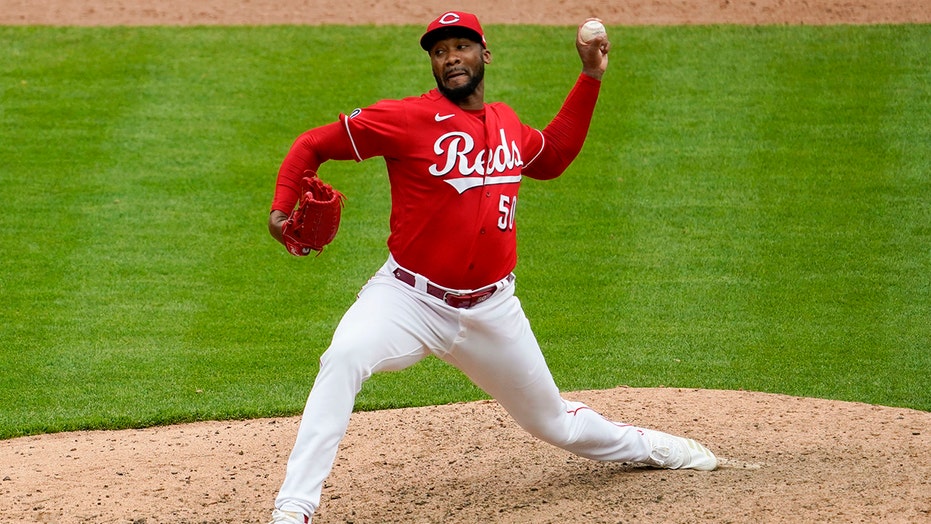 Reds' Amir Garrett suspended for 7 games by MLB, appeals