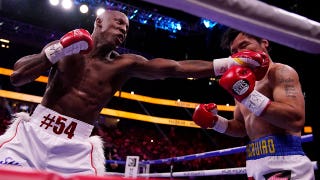 Manny Pacquiao loses to Yordenis Ugás by unanimous decision