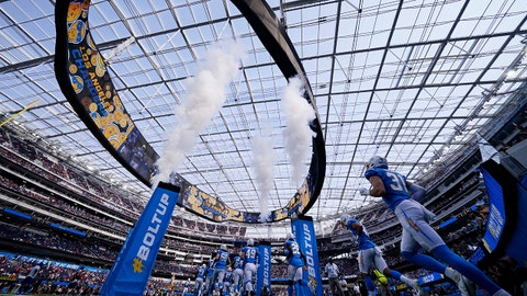 NFL, NFLPA spar over potential COVID vaccine mandate for players