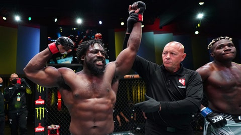 William Knight delivers brutal KO in UFC fight against Fabio Cherant