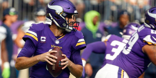 Top 5 quarterback performances of Week 3: Matthew Stafford leads Rams over Tom Brady, Buccaneers 2 Minnesota Vikings quarterback Kirk Cousins, left, prepares to throw against the Seattle Seahawks in the first half of an NFL football game in Minneapolis, Sunday, Sept. 26, 2021. (AP Photo/Bruce Kluckhohn)