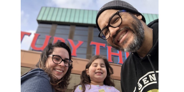 David and Kathleen Lew say comedians' thyroid cancer has become manageable thanks to the tremendous support they have received from a network of family, friends and medullary thyroid cancer survivors.