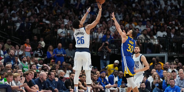 Spencer Dinwiddie of the Mavericks shot the Golden State Warriors on May 24, 2022, in Dallas, Texas.