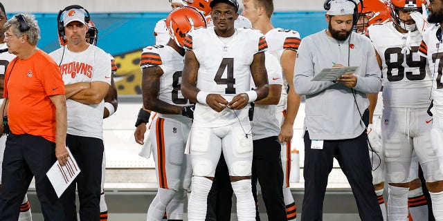 Browns’ Deshaun Watson settlement talks have ‘progressed’: report 3 Deshaun Watson watches during the Jaguars game on Aug. 12, 2022, in Jacksonville, Florida.