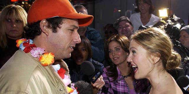 Drew Barrymore et Adam Sandler ont joué dans trois films ensemble, "Le chanteur de mariage," "50 premières dates" et "Mélangé."