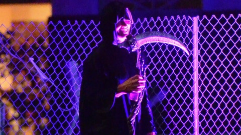 Tom Brady shares Halloween picture with his kids following divorce from Gisele Bündchen