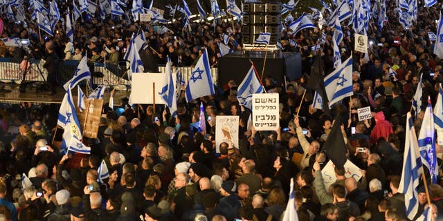 Netanyahu government suffers legal defeat as Israeli court bars minister from serving read full article at worldnews365.me 8 Israeli protesters rally against Prime Minister Benjamin Netanyahu's new government in Tel Aviv on Jan. 14, 2023. (Gili Yaari / NurPhoto via Getty Images)