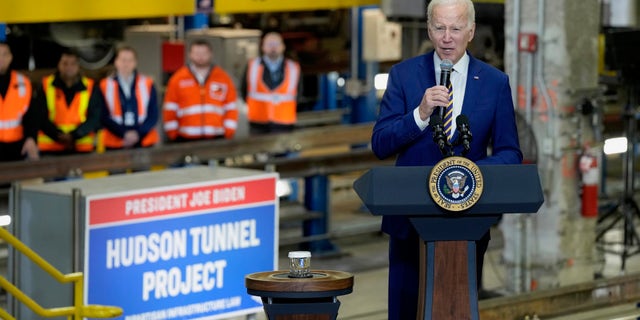 Biden approval ratings remain well underwater, far below most recent presidents read full article at worldnews365.me 5 President Joe Biden speaks at the construction site of the Hudson Tunnel Project in New York, Tuesday, Jan. 31, 2023, during an event on infrastructure. (AP Photo/Susan Walsh)