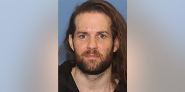Oregon kidnapping suspect Benjamin Foster dead after hours-long standoff with police read full article at worldnews365.me 5 FILE - This undated photo provided by the Grants Pass Police Department shows Benjamin Obadiah Foster.