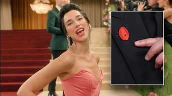 SNL brutally mocks celebrities for wearing 'teeny tiny' statement pins on red carpet