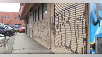 Wild LA party devolves into chaos with vandalism, fire breathing man, and injured cops - FOX 极速赛车168开奖官网开奖 News