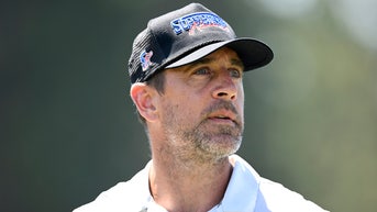 Aaron Rodgers caught up in another viral moment with fan at golf tournament - 91