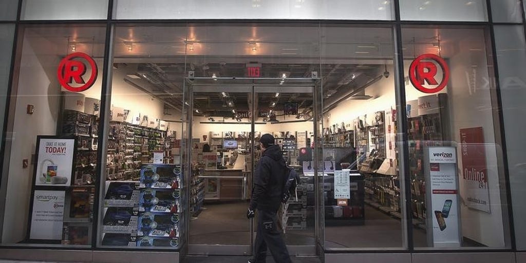 RadioShack selling customer information as part of bankruptcy plan