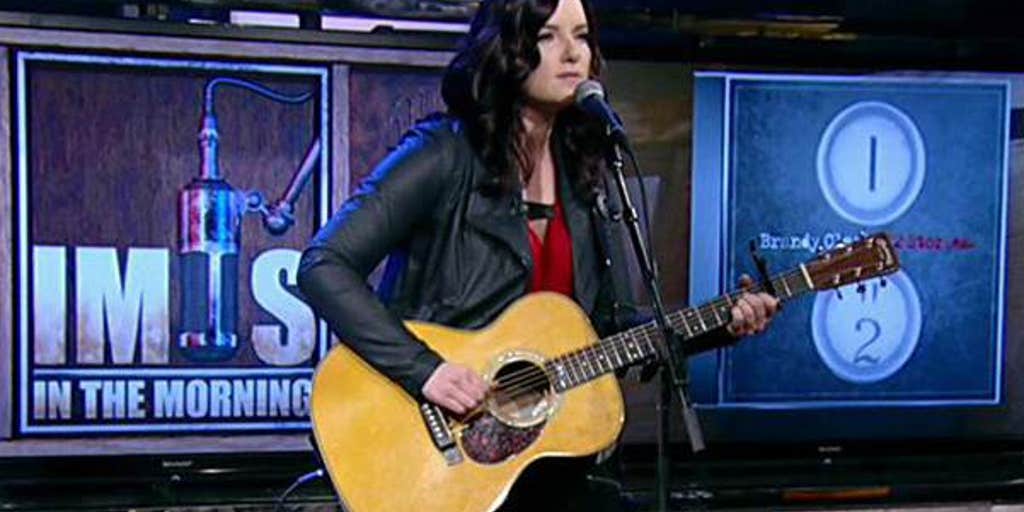Brandy Clark performs ‘What’ll Keep Me Out of Heaven’ Fox Business Video