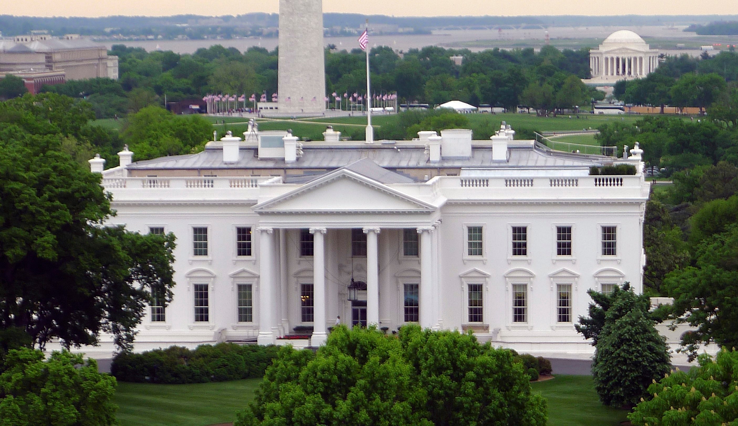 Резиденции белые. Резиденция президента США. Резиденция президента США белый дом. Белый дом Вашингтон сверху. Белый дом архитектура Вашингтон.
