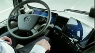 An exclusive look at Daimlers self-driving big rig