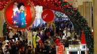 Retailers try to attract last-minute shoppers