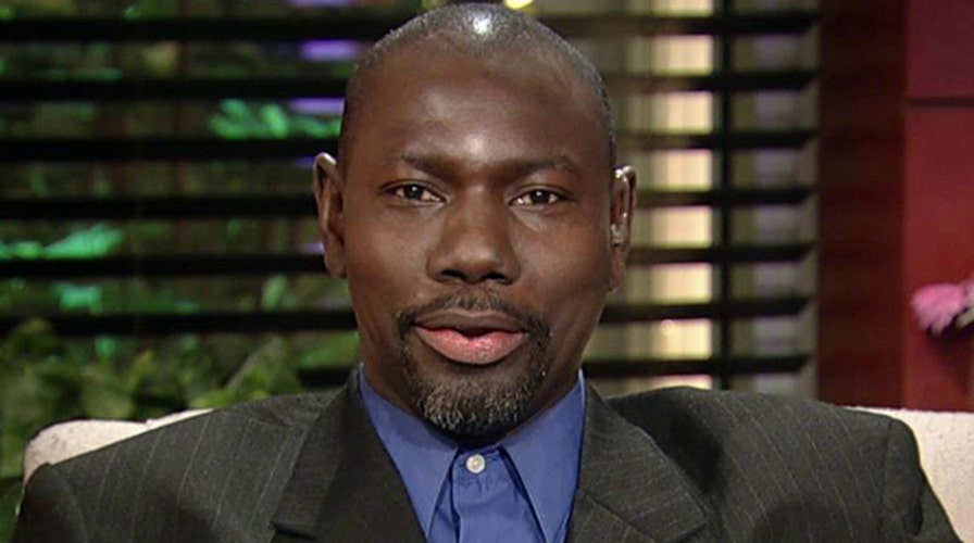 Muslim imam says 'don't trust the cops? Call me'