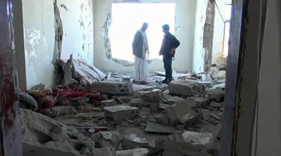 UN holds emergency meeting as rebels tighten grip on Yemen