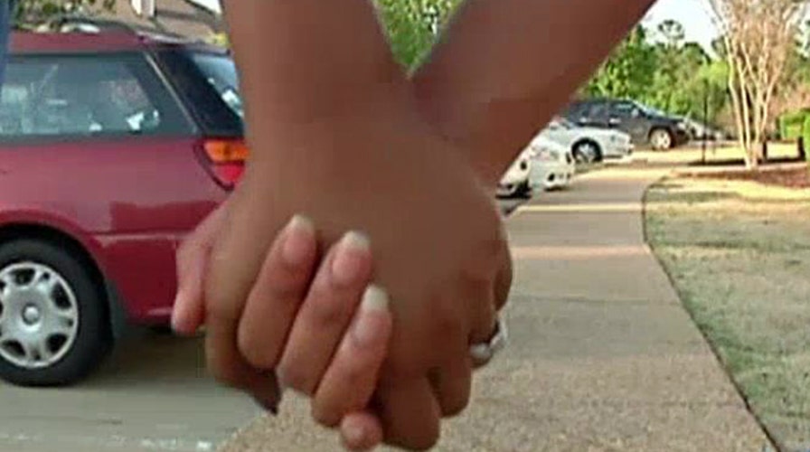 New trend in relationships: 'love contracts'