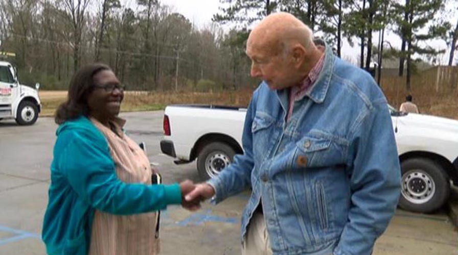 Mississippi probes 88-year-old doc who works out of car