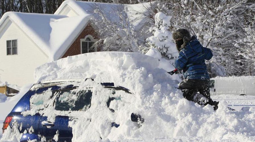 New England digs out after monster snow storm