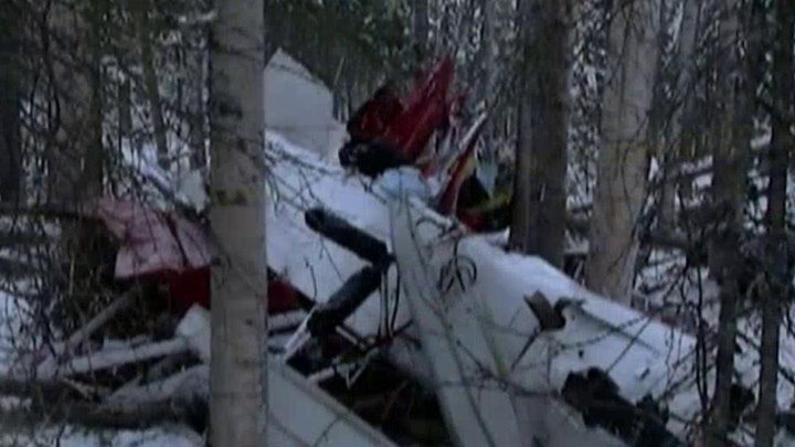 Two planes collide in mid-air crash, pilots survive