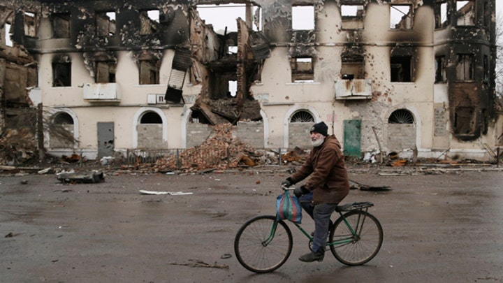 Intense fighting in Ukraine one day before peace talks