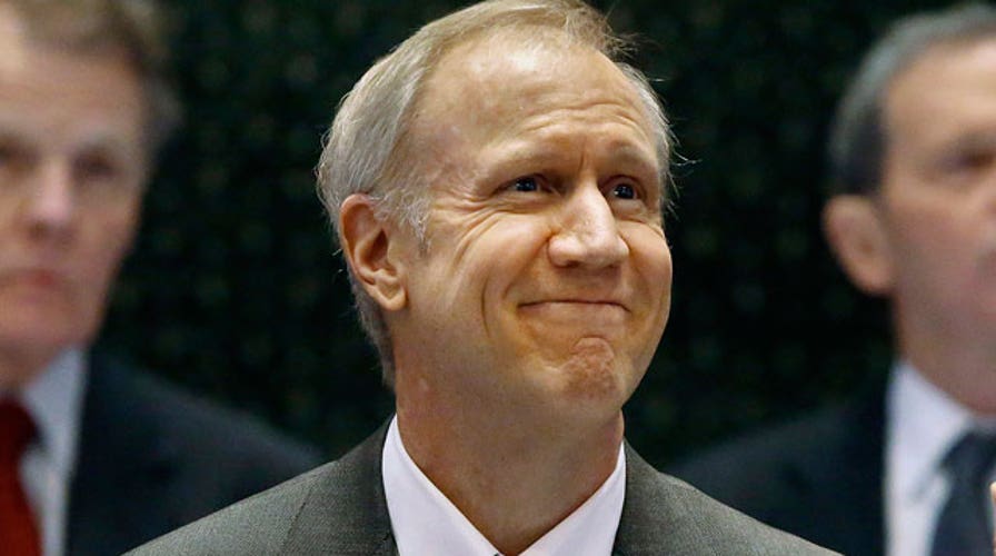Illinois governor: Union holdouts not forced to pay dues