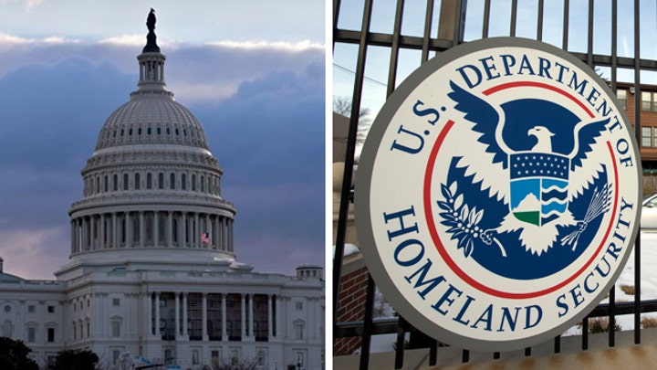 Deadline looming in DHS funding showdown 