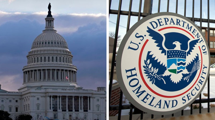 Deadline looming in DHS funding showdown 