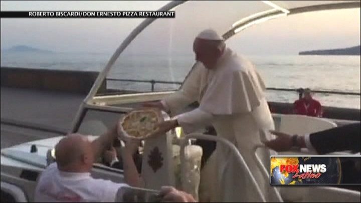 Pope offered pizza after saying he misses it