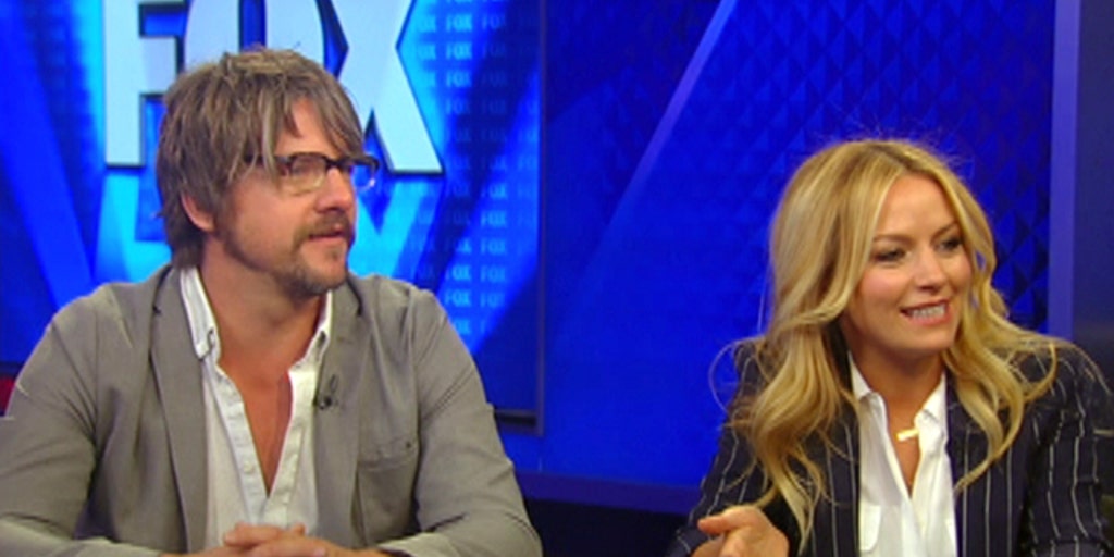 'Weird Loners' stars talk dating, new series Fox News Video