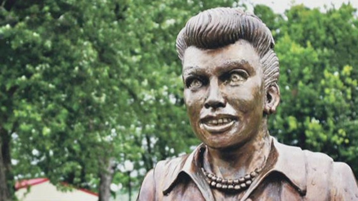 Mayor rejects artist's offer to fix 'scary' Lucy statue