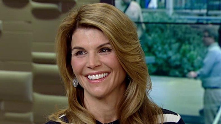 Lori Loughlin talks 'Full House' reboot