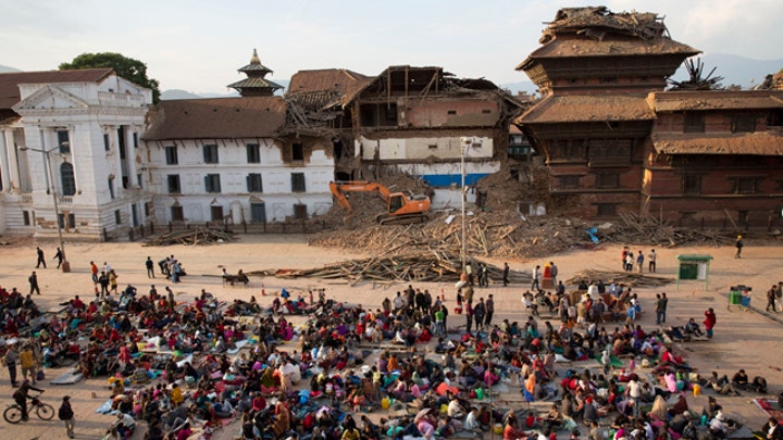 Aftershocks hinder rescue efforts after Nepal earthquake