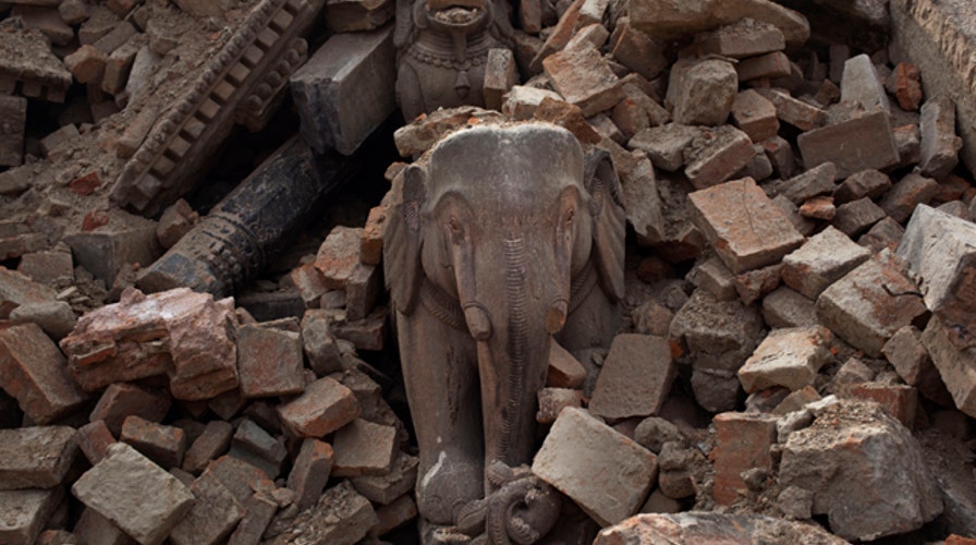 Death toll in Nepal earthquake tops 4,400
