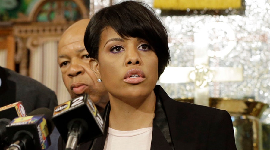 Why did Baltimore mayor wait to enforce curfew?