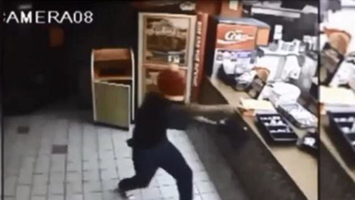 Woman sues Popeyes for firing her after robbery