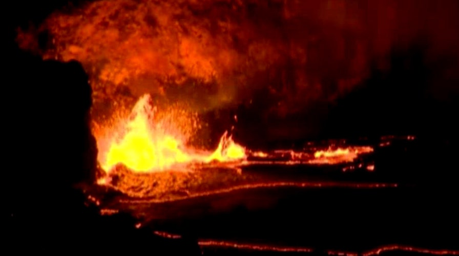 'Lake of fire' threatens to overflow from Hawaiian volcano 