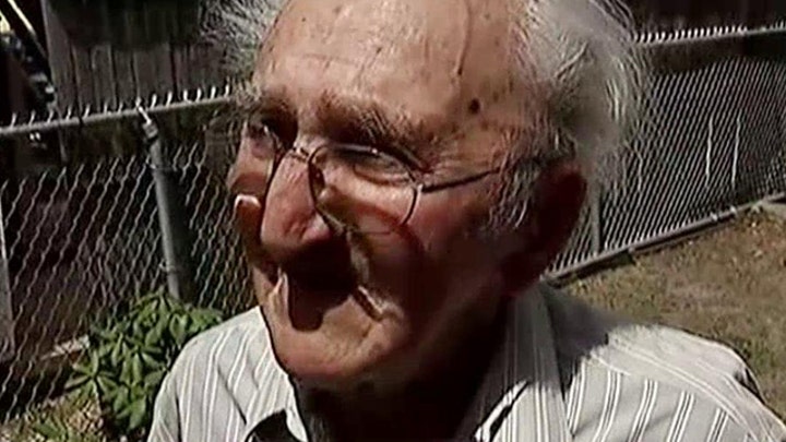 95-year-old veteran fights off would-be robber with cane
